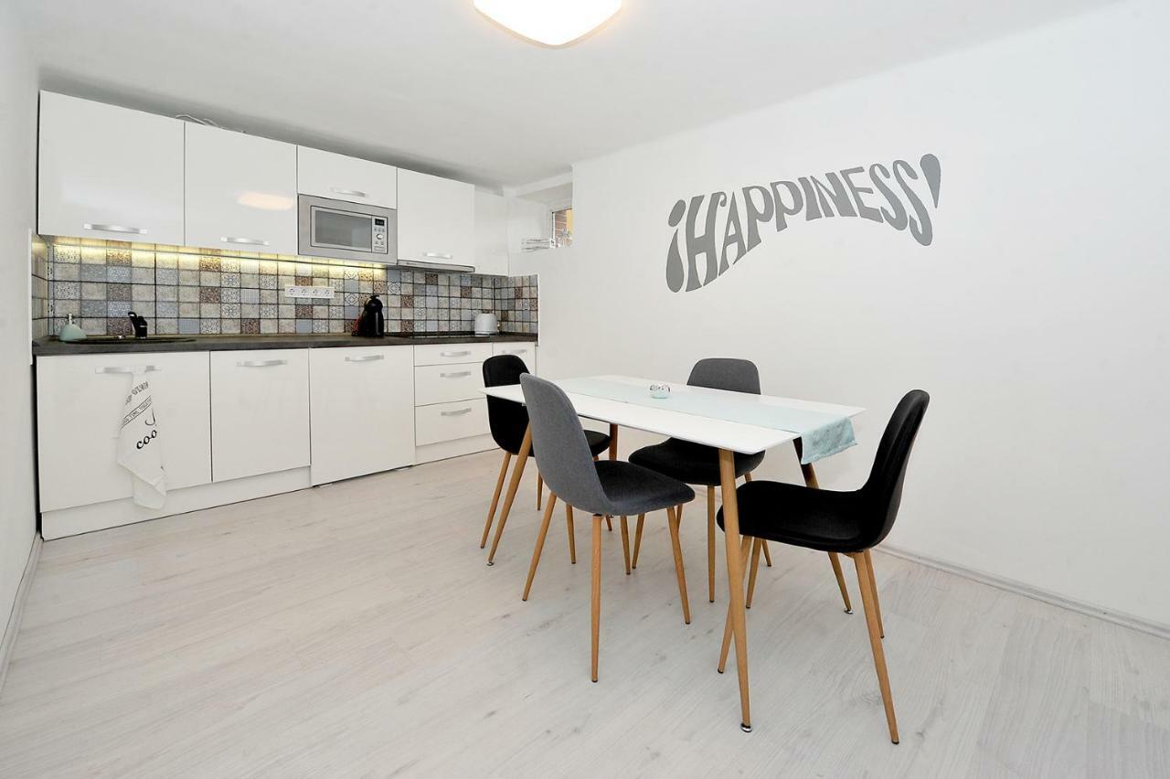 Pure Apartman Pecs Pécs Exterior foto
