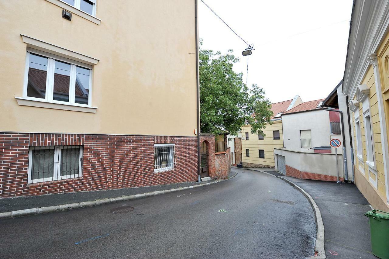 Pure Apartman Pecs Pécs Exterior foto
